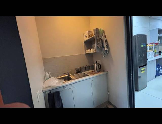 BUSINESS PROPERTY TO RENT IN NORTHGATE ISLAND